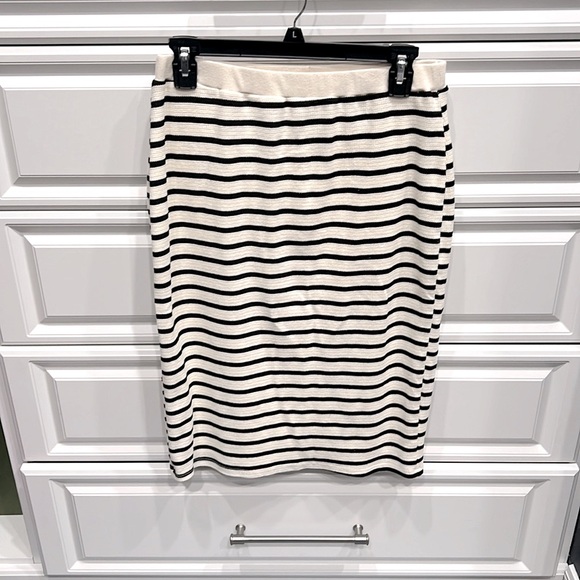 Atelier BY KIRIOUS Sz L Crop top sweater & skirt cream w stripes Good condition - Picture 4 of 8